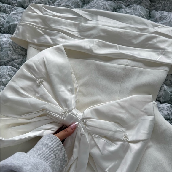 Babyboo White Off-Shoulder Dress - Picture 3 of 6